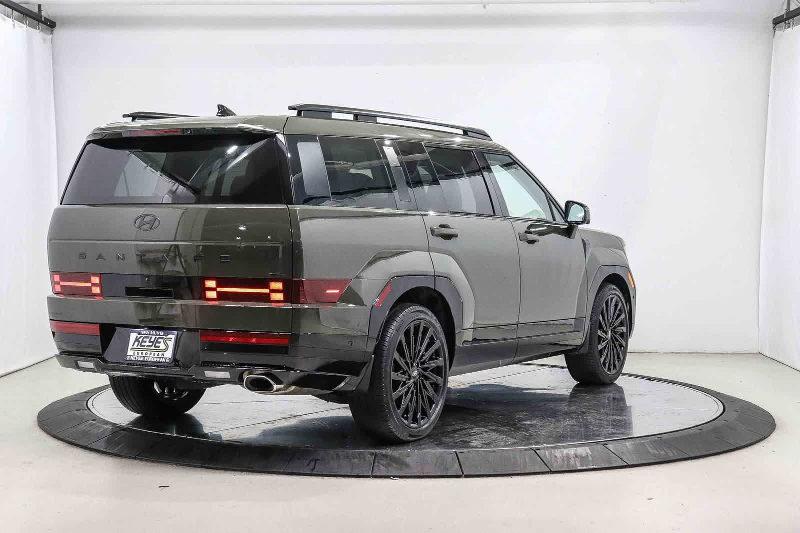Used 2024 Hyundai Santa Fe Calligraphy AWD/4WD image 4