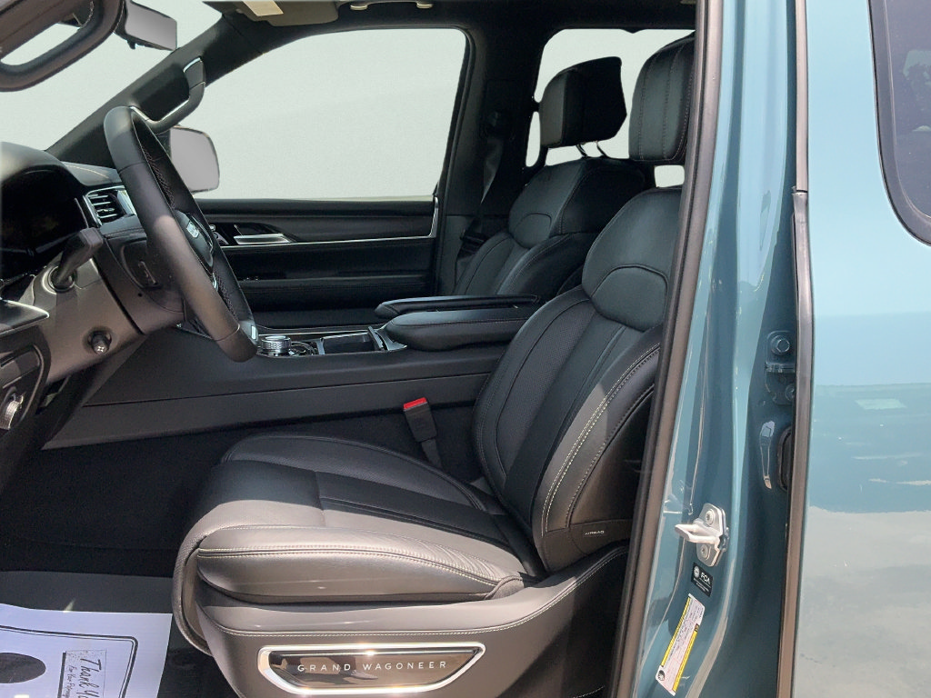 New 2026 Jeep Grand Wagoneer Summit w/ Rear Seat Video Group I AWD/4WD image 22
