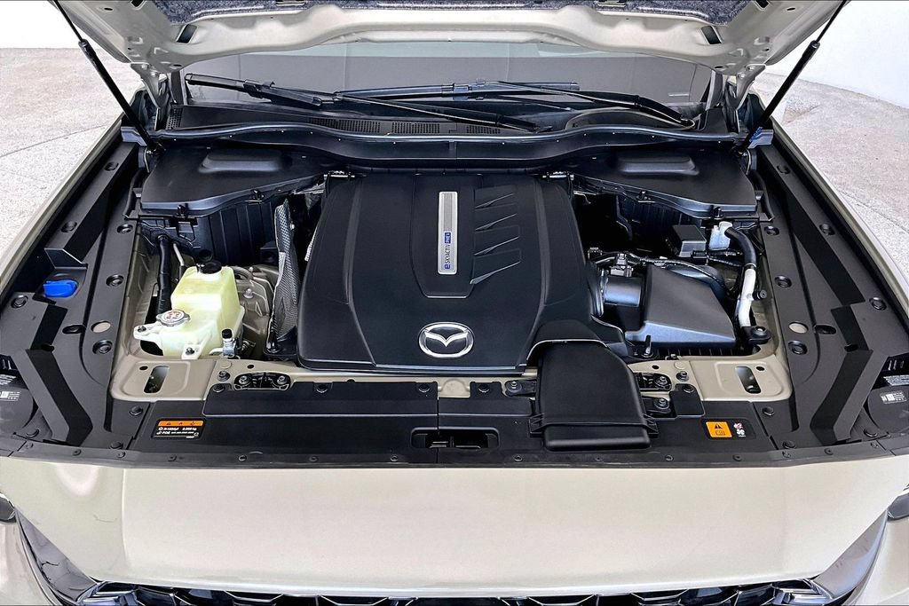 Used 2025 MAZDA CX-70 Plug-In Hybrid w/ Premium Pkg AWD/4WD image 11