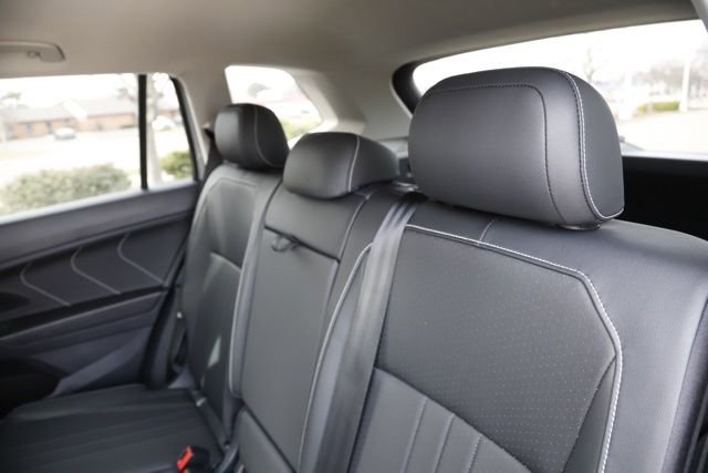 Used 2023 Volkswagen Tiguan SE image 15