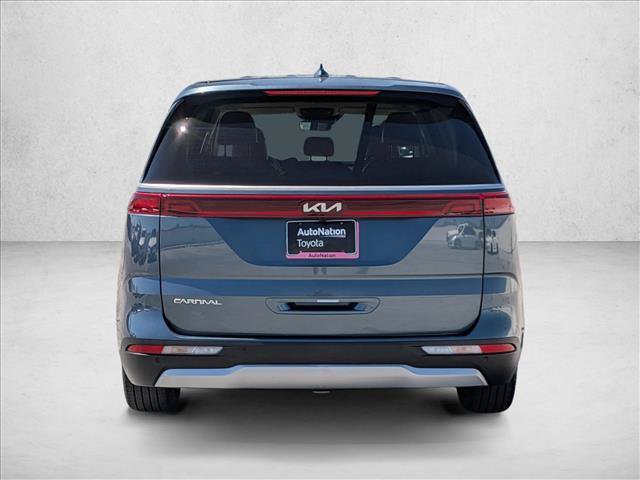 Used 2024 Kia Carnival EX FWD image 7