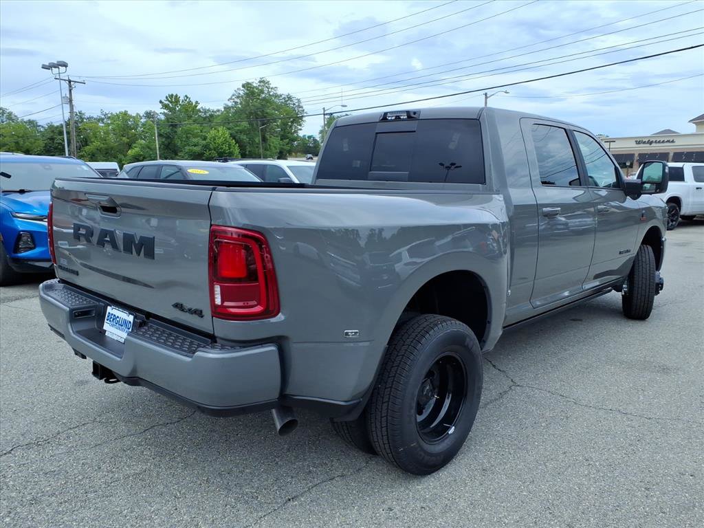 New 2026 RAM 3500 Laramie AWD/4WD image 4