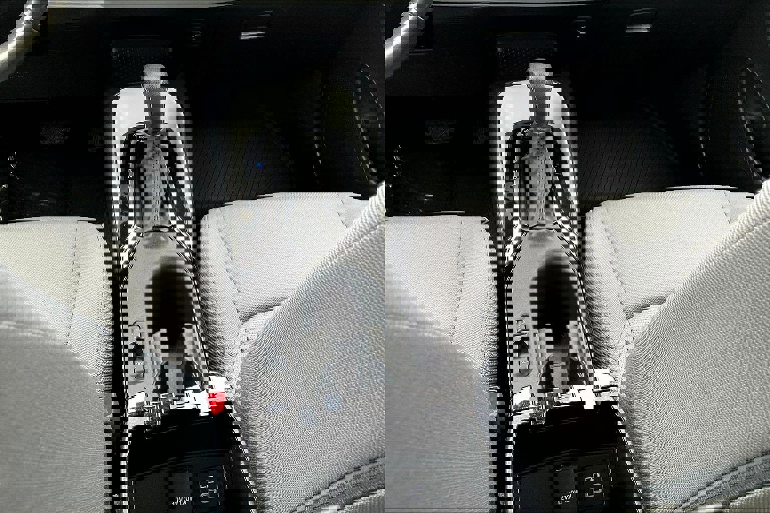 Used 2024 Toyota Corolla SE image 29