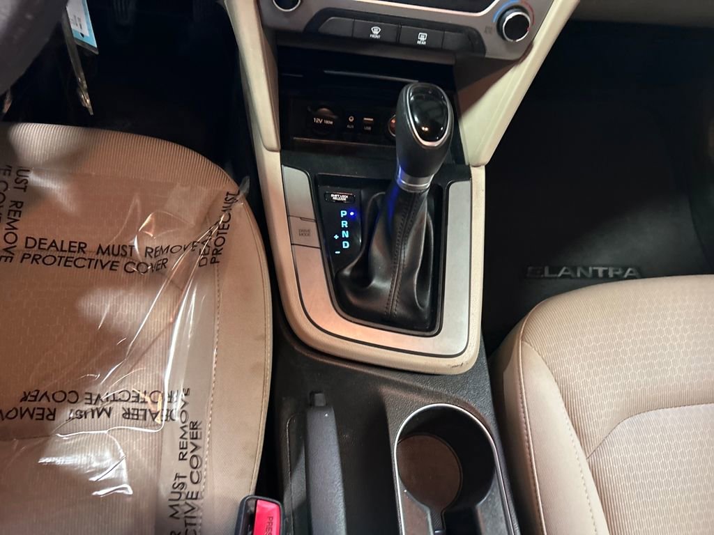 Used 2017 Hyundai Elantra SE image 27