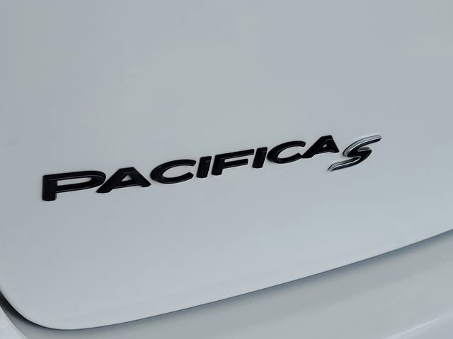 Used 2018 Chrysler Pacifica Touring Plus w/ S Appearance Package image 8