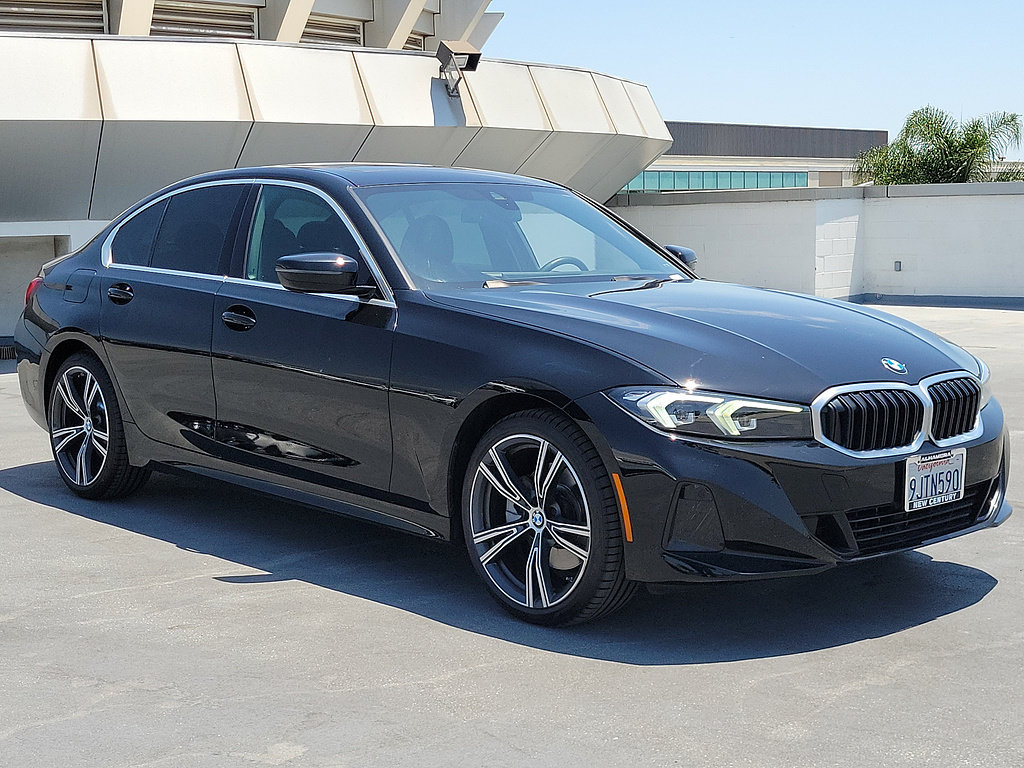 Used 2024 BMW 330i Sedan w/ Premium Package RWD image 4
