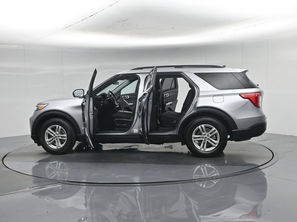 Certified 2022 Ford Explorer XLT RWD image 52
