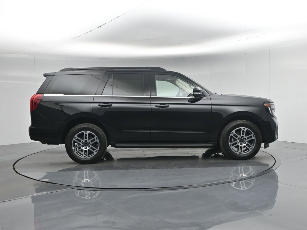 Certified 2025 Ford Expedition Active AWD/4WD image 33