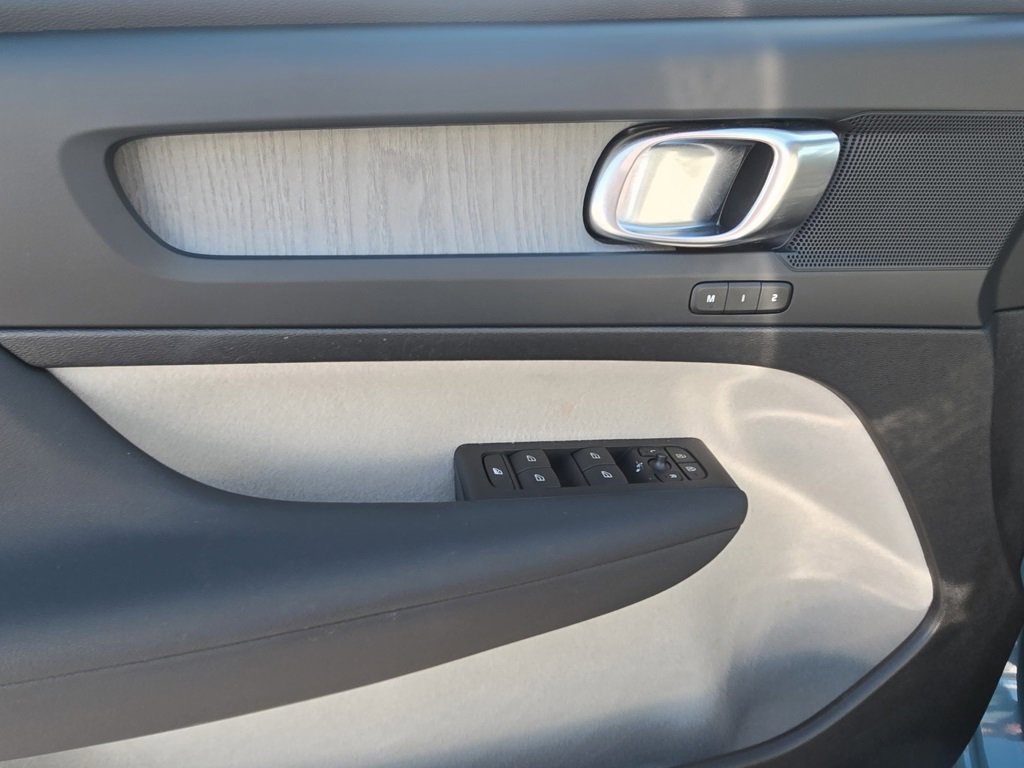 Certified 2023 Volvo XC40 B5 Plus w/ Driver Assist Package image 18