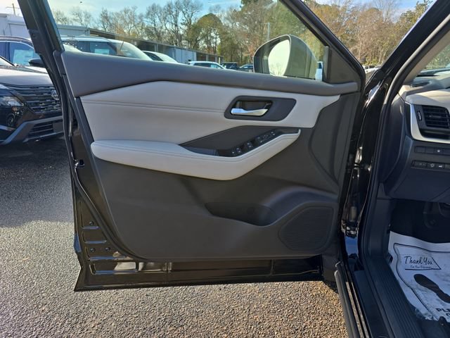 New 2026 Nissan Rogue Dark Armor FWD image 14