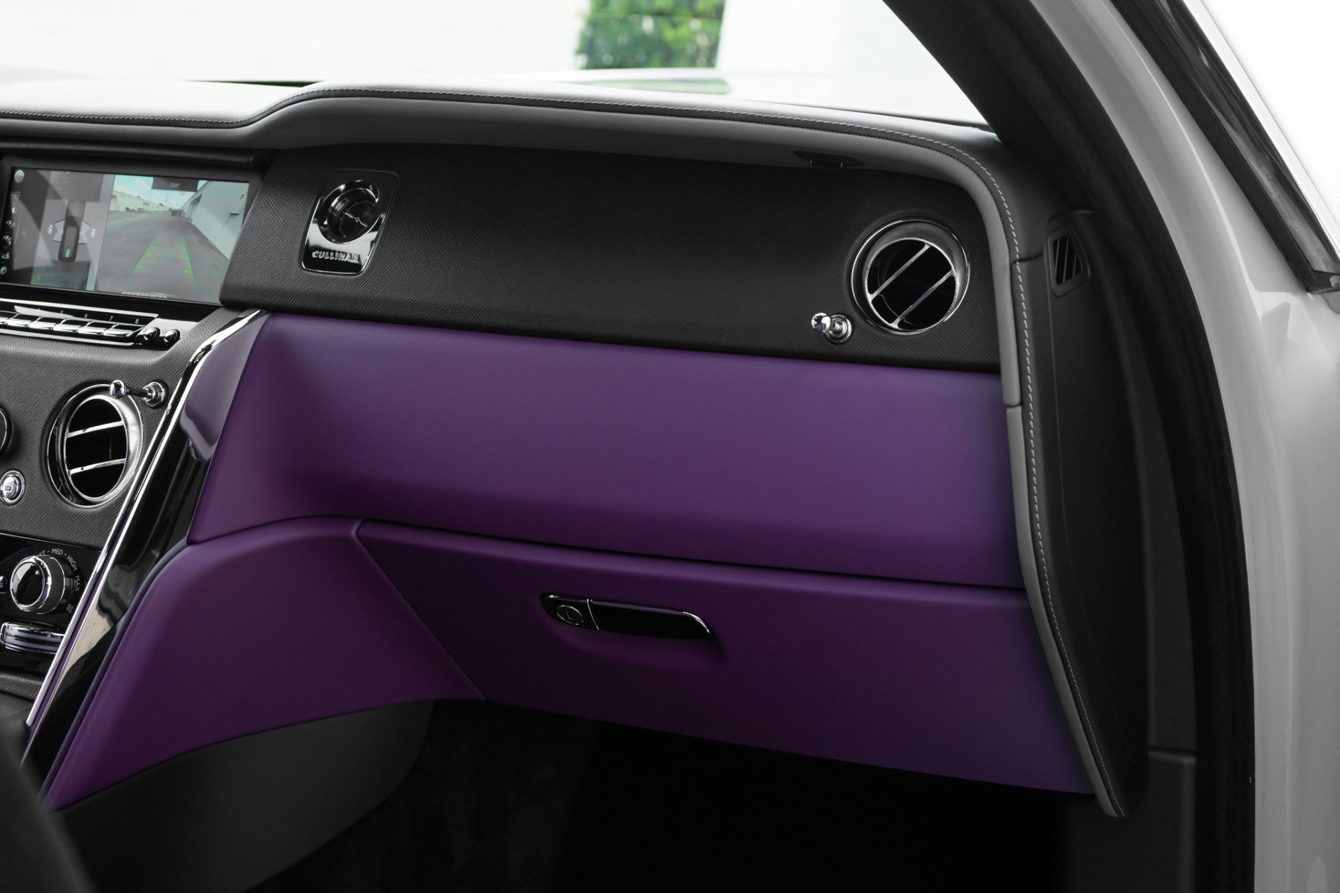 Used 2024 Rolls-Royce Cullinan image 23