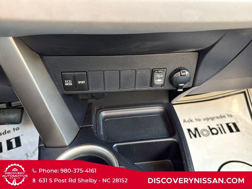 Used 2015 Toyota RAV4 LE image 17