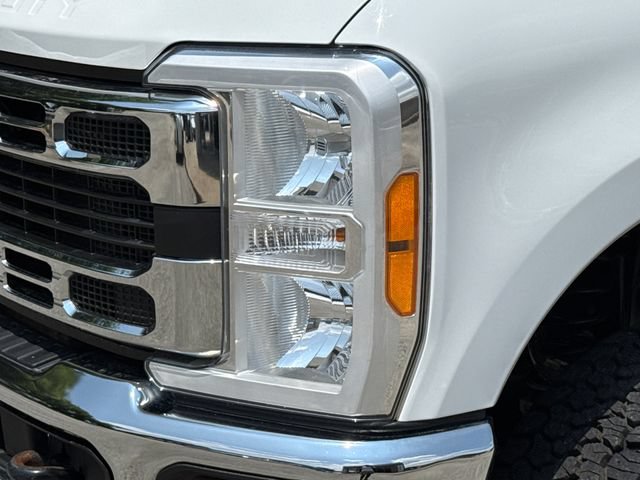 Used 2023 Ford F250 XLT w/ FX4 Off-Road Package AWD/4WD image 4