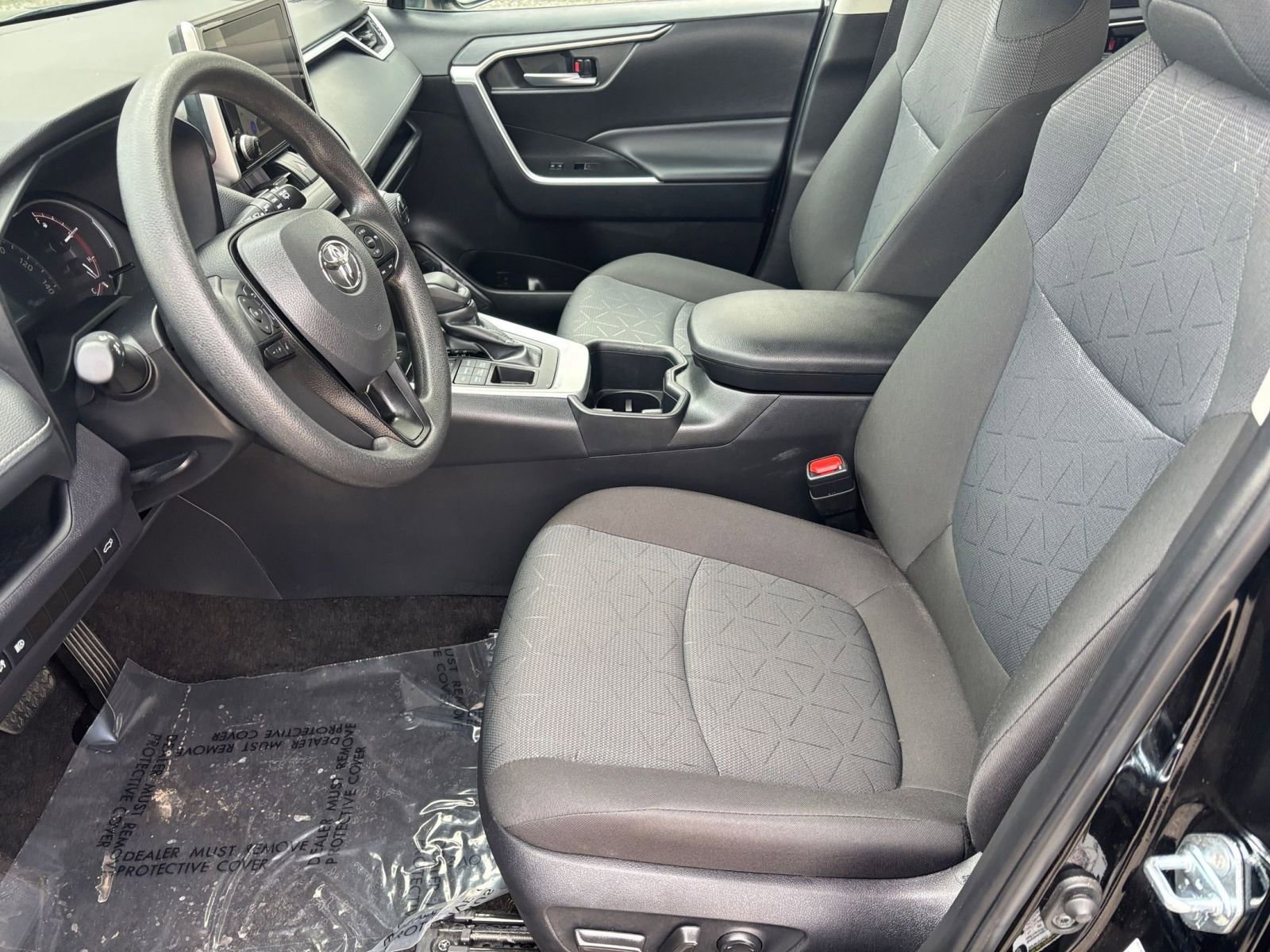 Used 2025 Toyota RAV4 XLE image 23