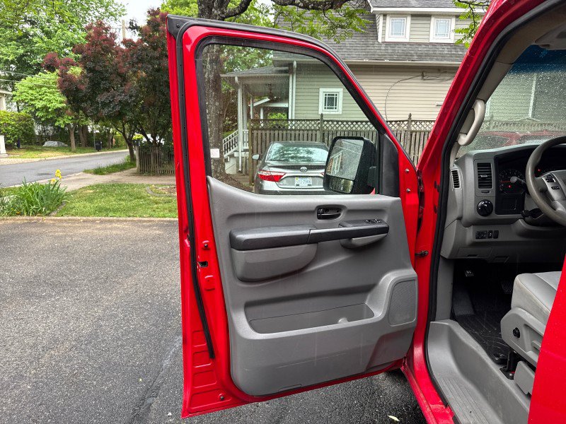 Used 2012 Nissan NV 2500 SV w/ Technology Pkg RWD image 8