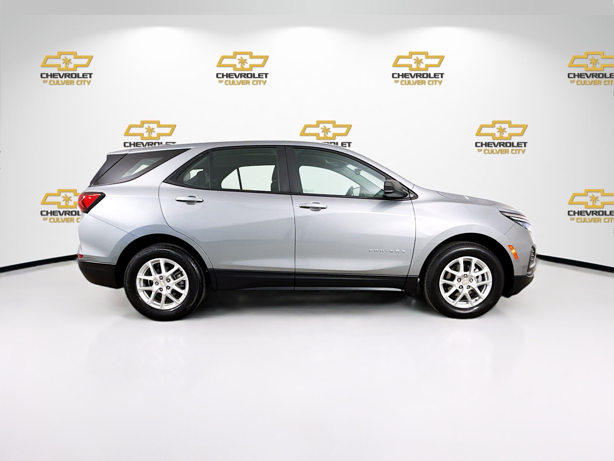 Used 2023 Chevrolet Equinox LS FWD image 8