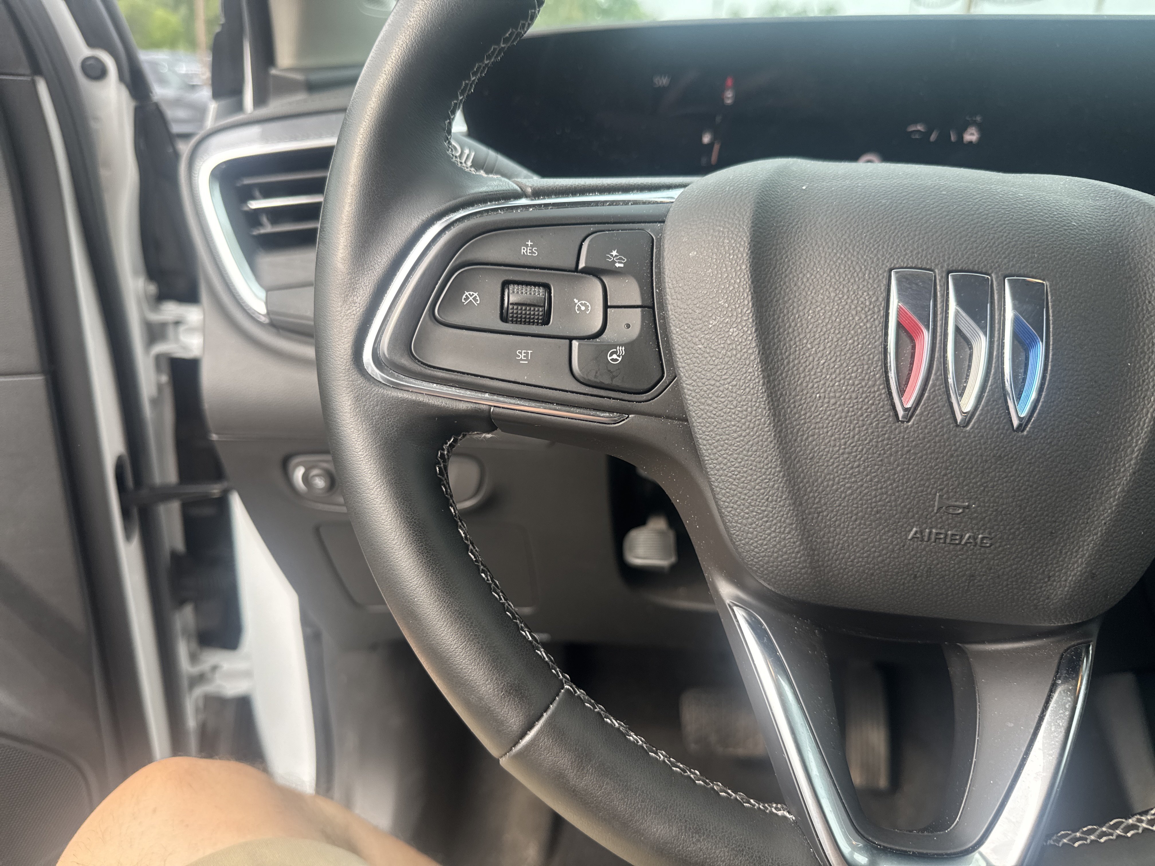 Used 2024 Buick Encore GX Preferred w/ Comfort Package AWD/4WD image 18