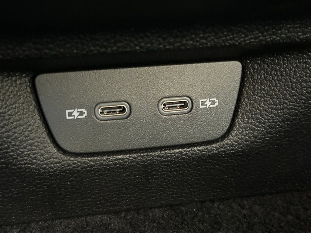 Used 2024 Volkswagen GTI SE image 23