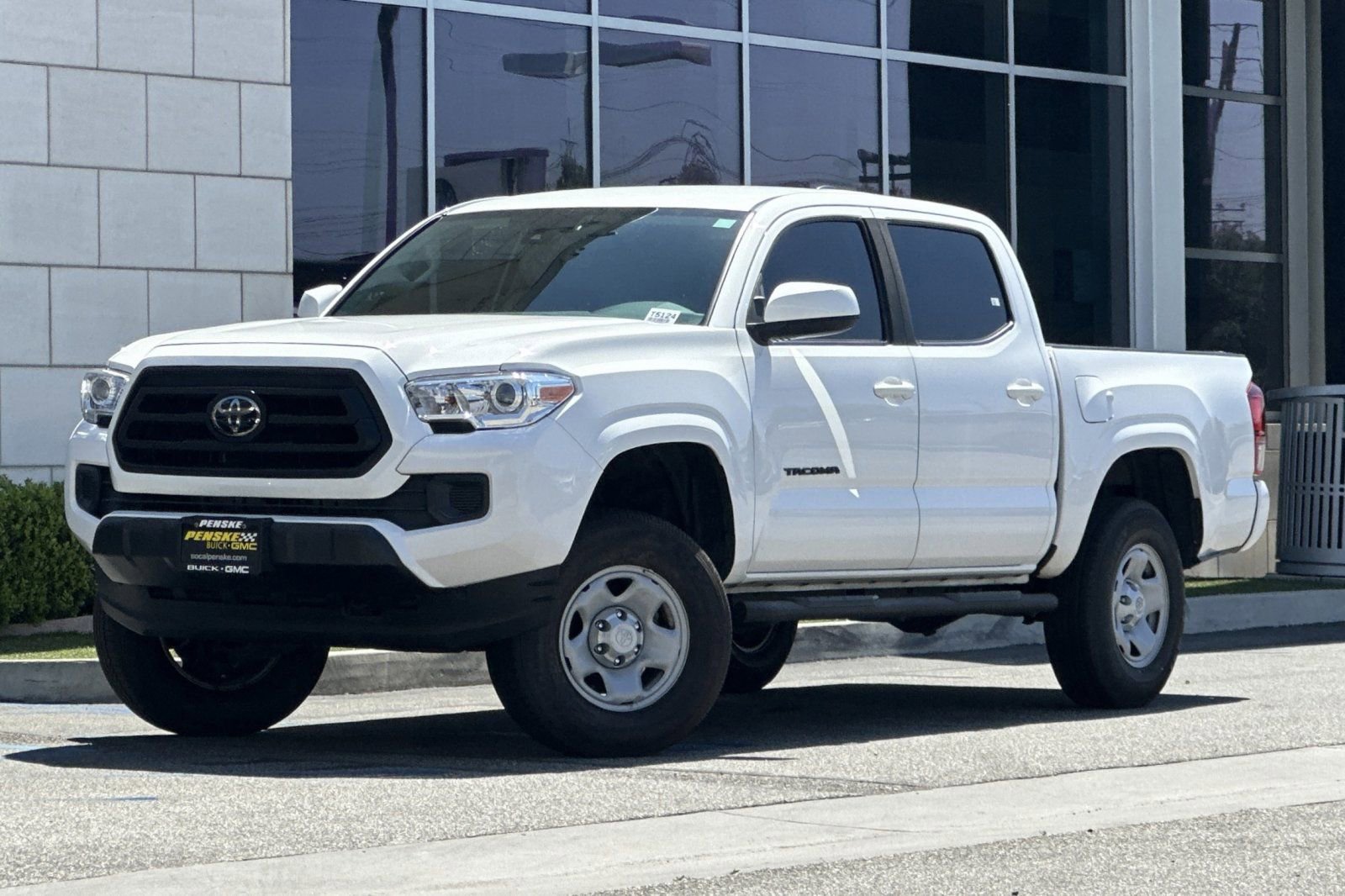 Used 2022 Toyota Tacoma SR w/ SR Convenience Package RWD image 8