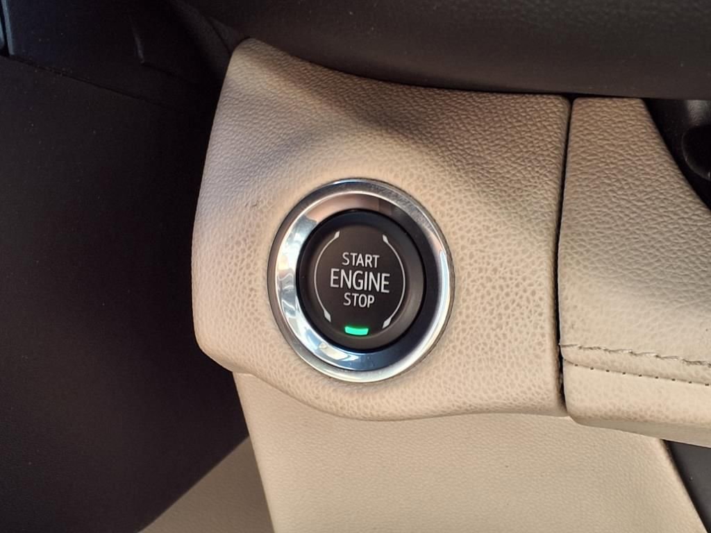 Used 2023 Buick Envision Avenir image 11