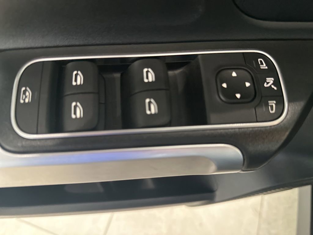 Certified 2024 Mercedes-Benz GLB 250 4MATIC image 13