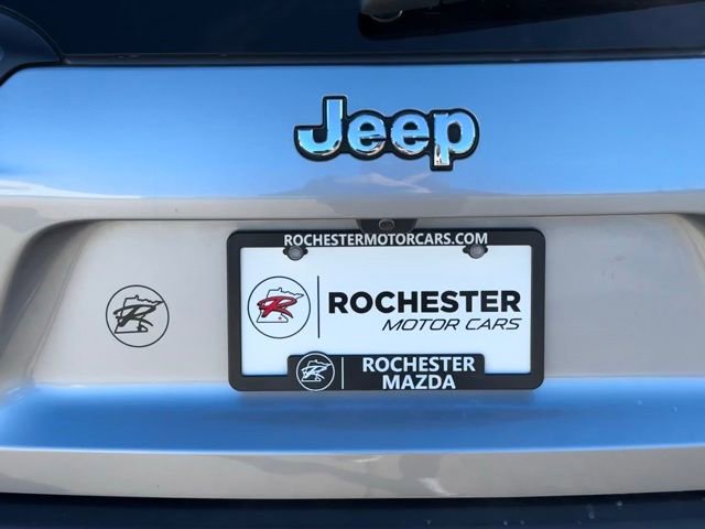 Used 2019 Jeep Cherokee Limited image 38