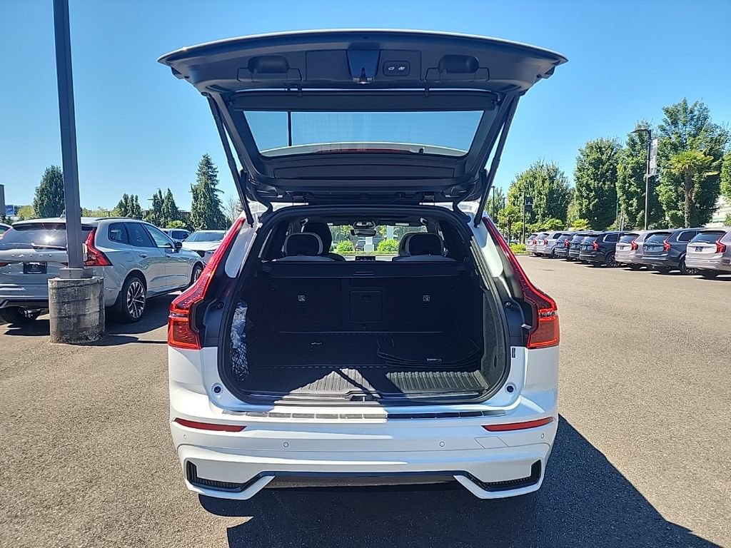 New 2026 Volvo XC60 T8 Plus w/ Climate Package AWD/4WD image 6