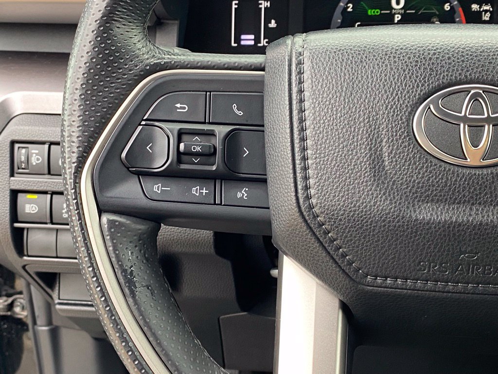 Used 2025 Toyota 4Runner SR5 RWD image 15