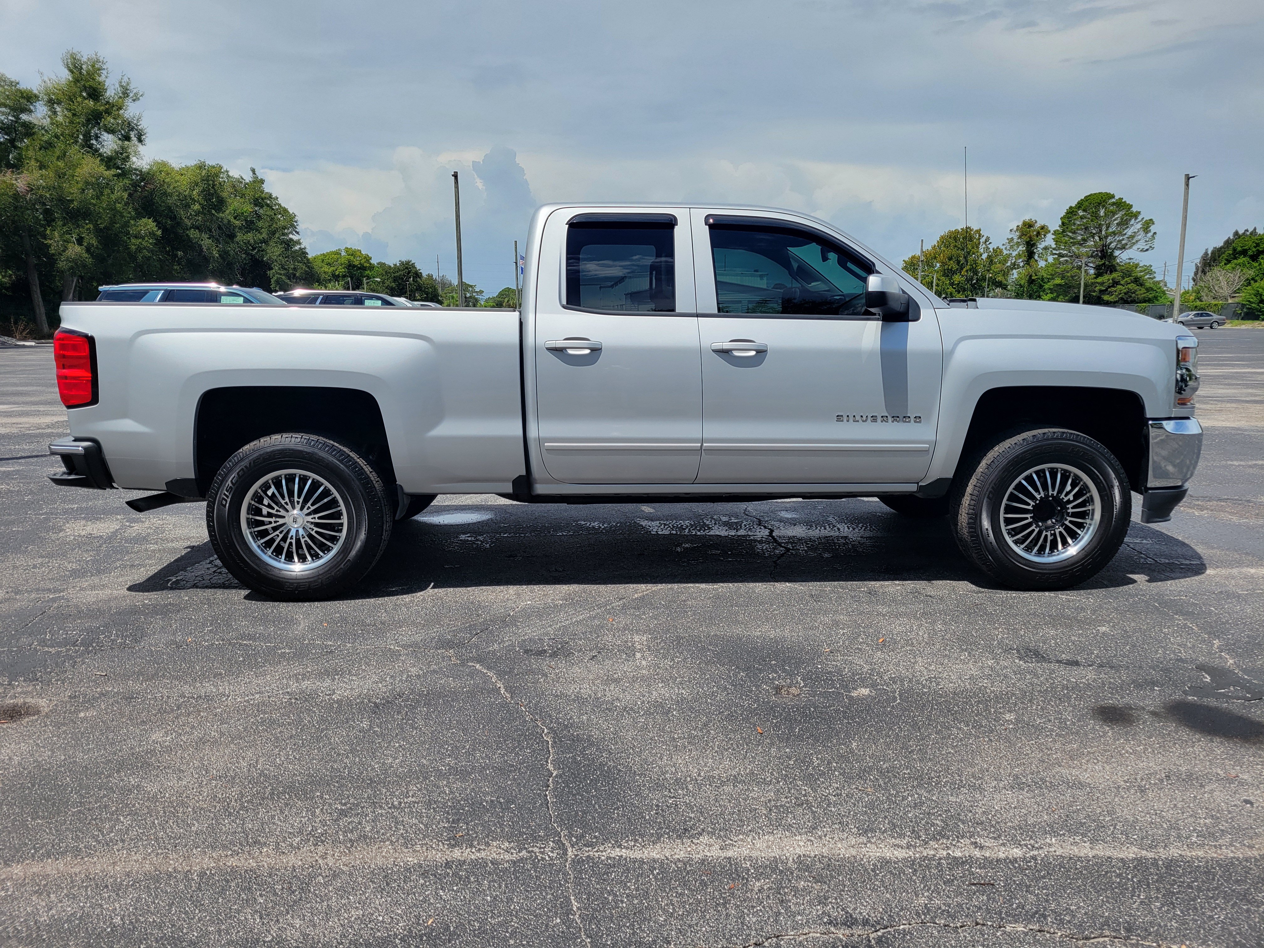 Certified 2017 Chevrolet Silverado 1500 LT w/ All Star Edition RWD image 4