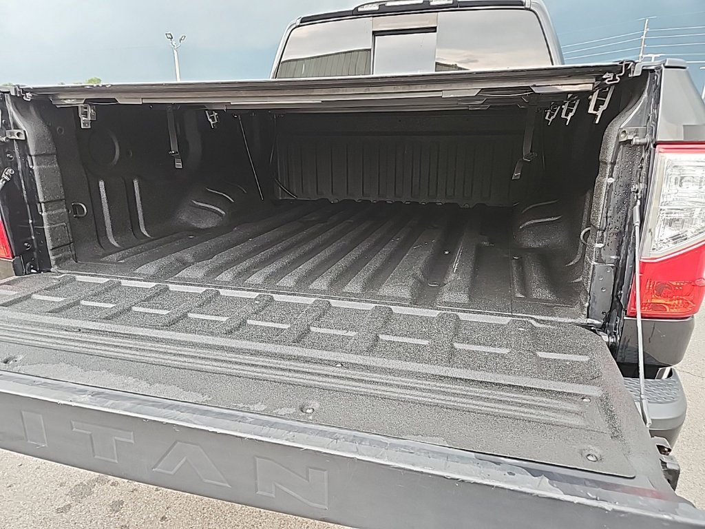 Used 2021 Nissan Titan SV w/ Accessory Utility Package AWD/4WD image 8