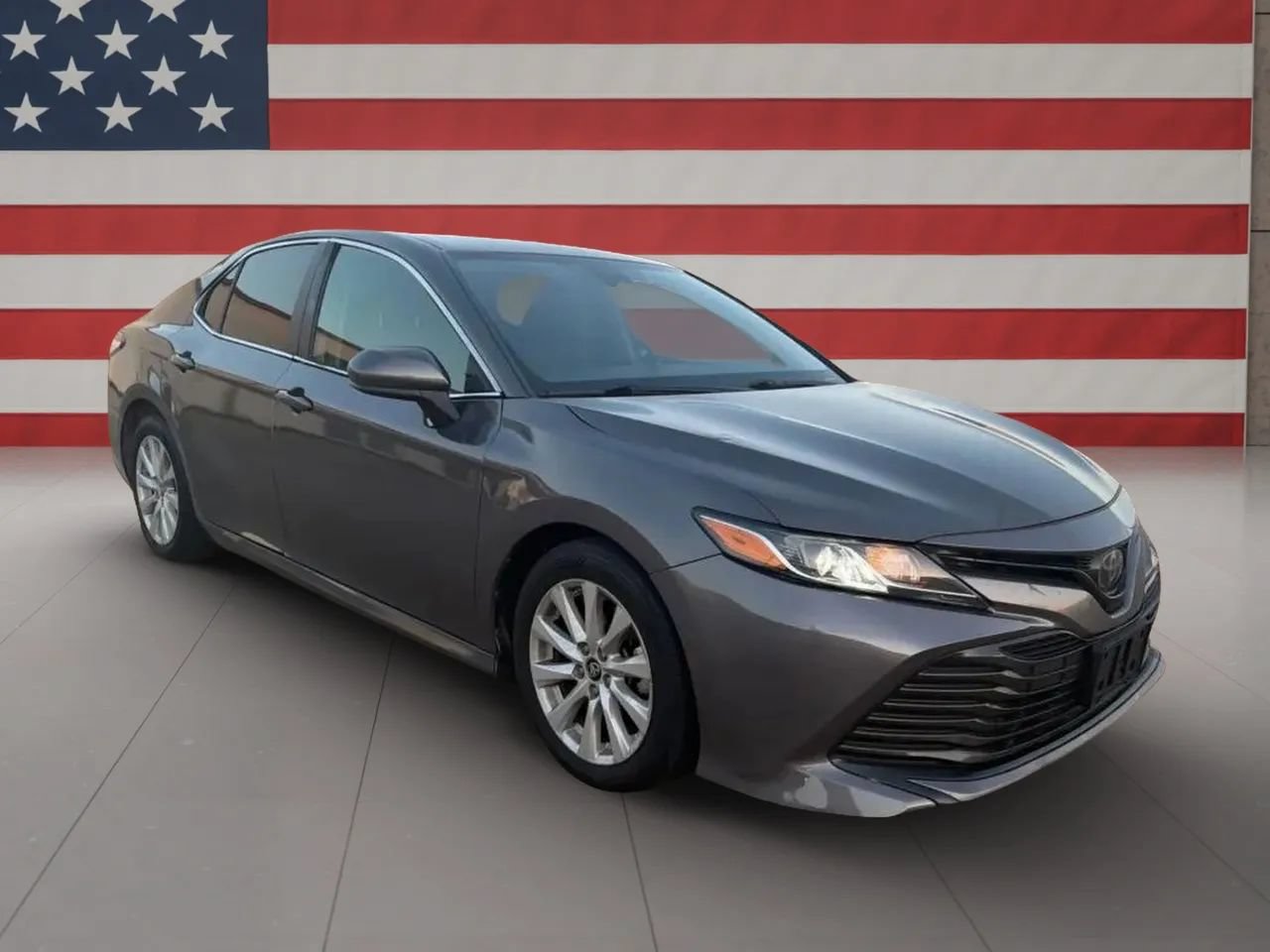 Used 2019 Toyota Camry LE FWD image 1