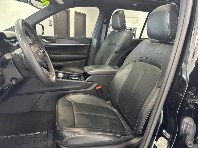 Used 2023 Jeep Grand Cherokee Overland AWD/4WD image 19