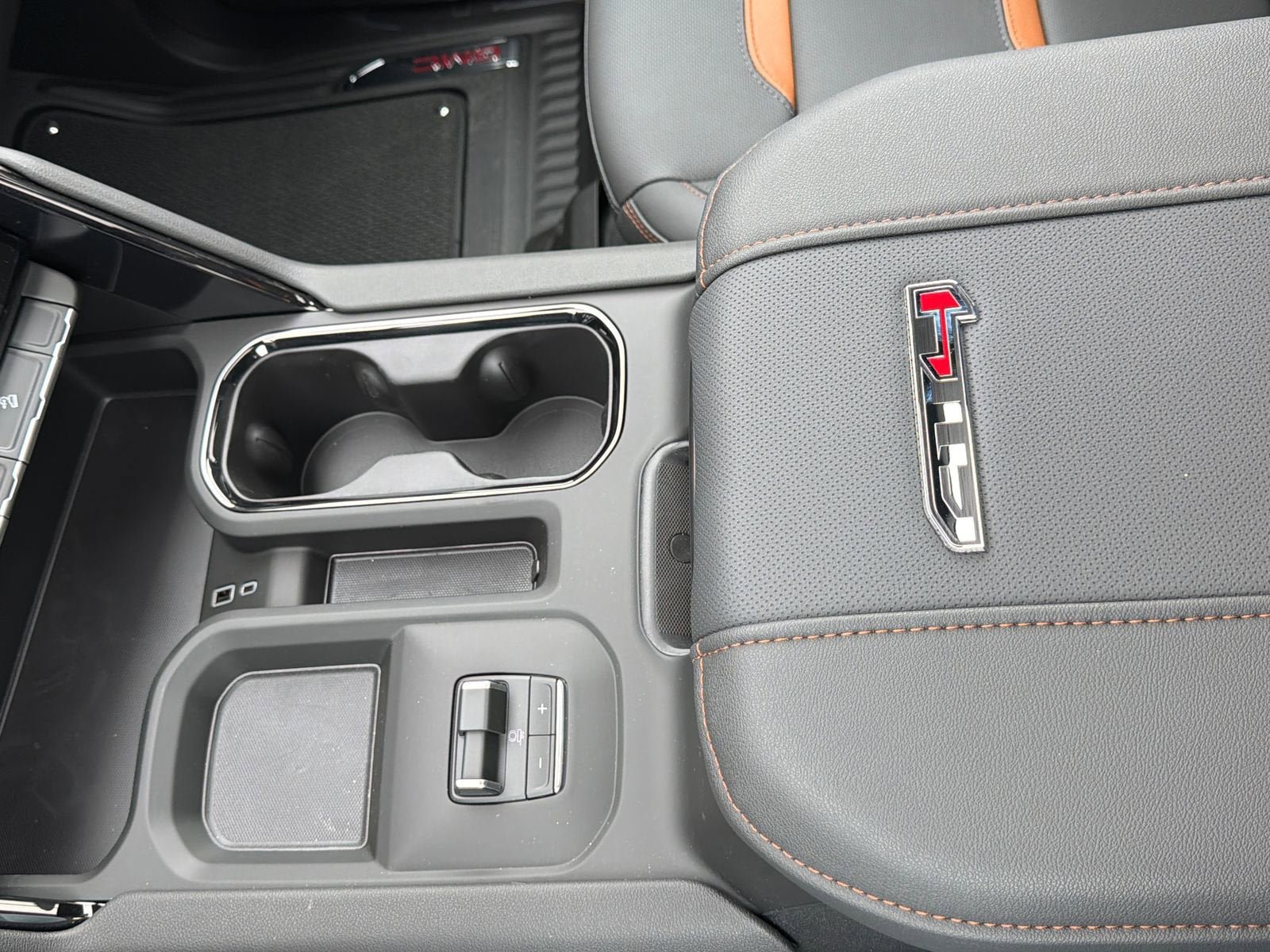 New 2026 GMC Sierra 2500 AT4 w/ AT4 Premium Plus Package AWD/4WD image 28