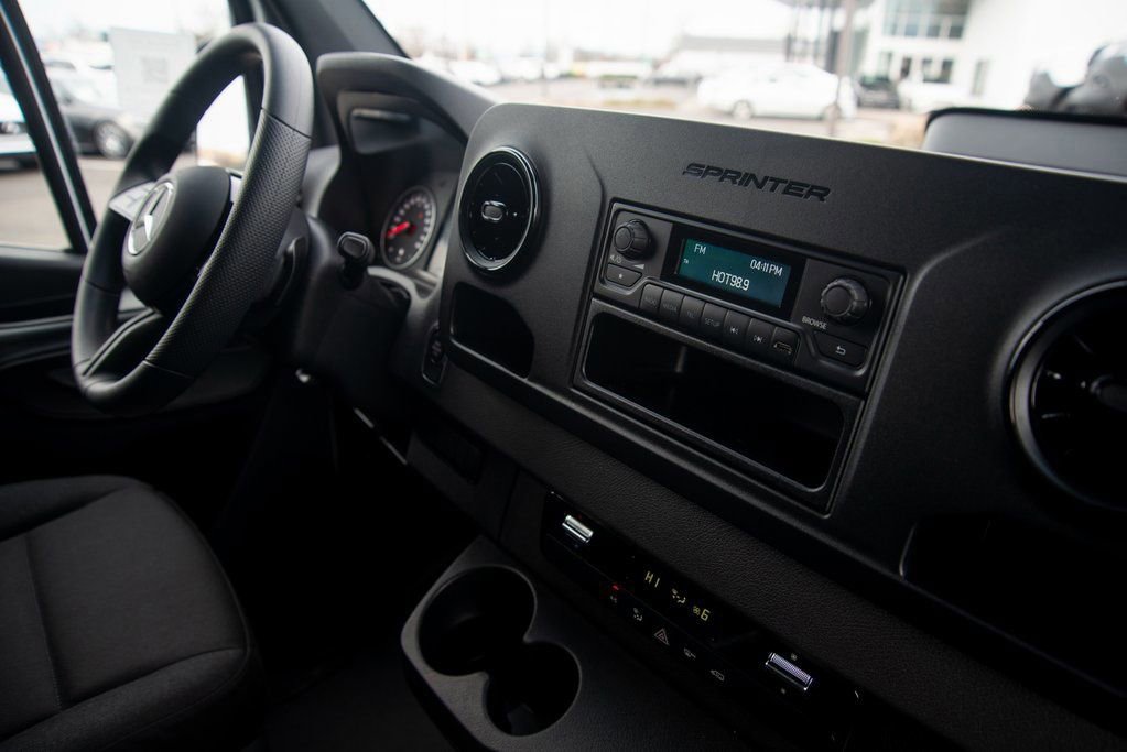 Used 2025 Mercedes-Benz Sprinter 2500 image 31