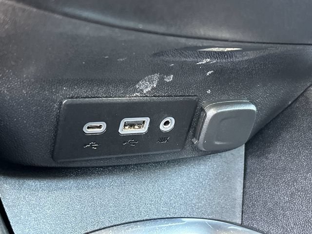 Used 2023 Chevrolet Malibu LT FWD image 28