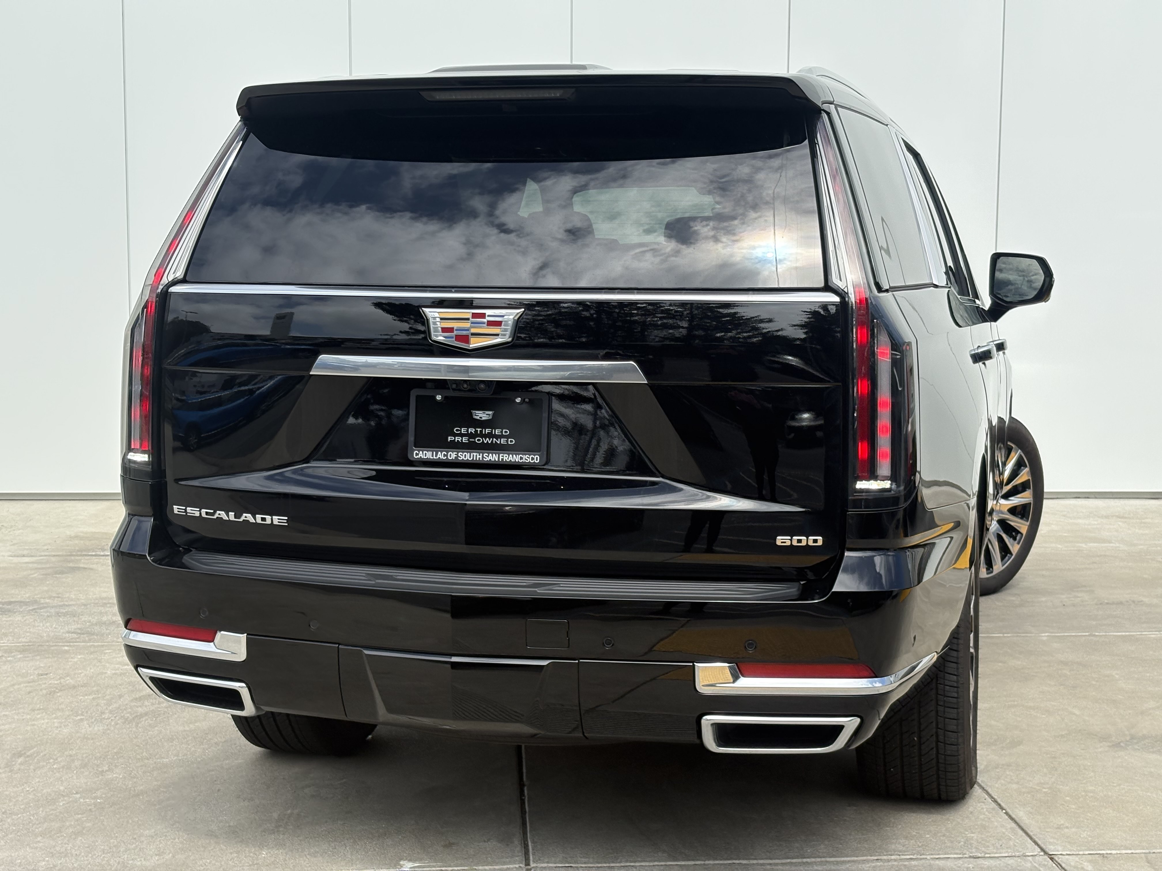 Certified 2025 Cadillac Escalade Premium Luxury Platinum AWD/4WD image 6
