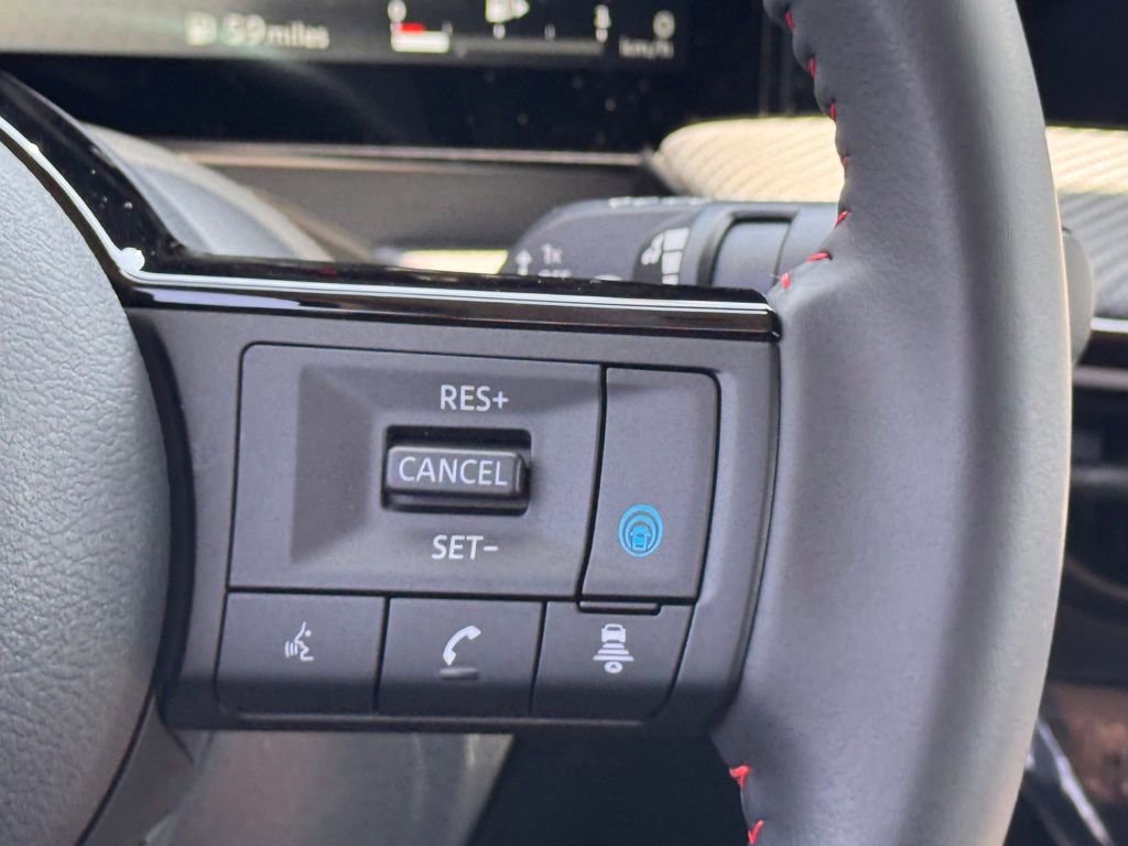 New 2025 Nissan Kicks SR image 12