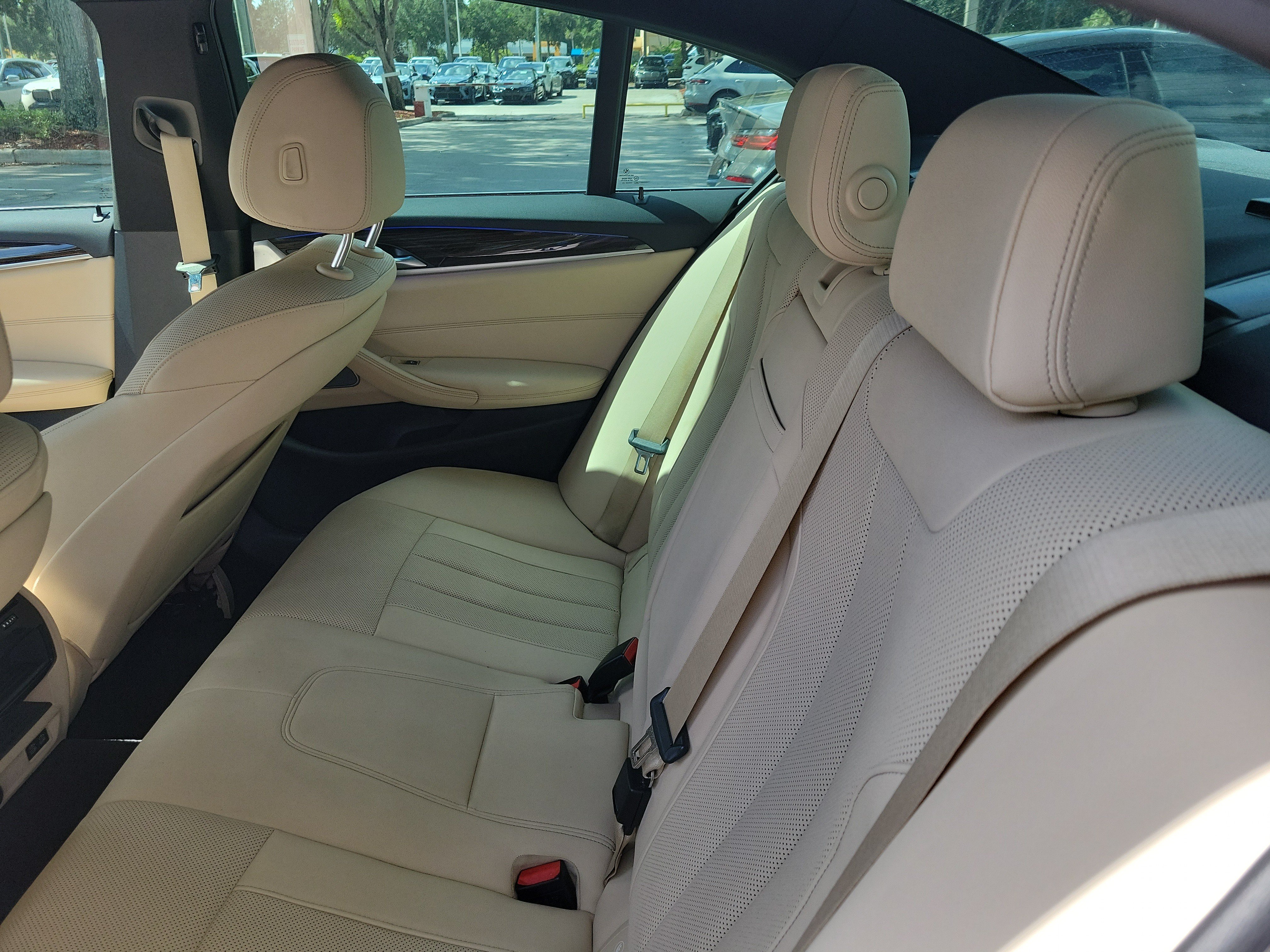 Used 2021 BMW 530i w/ Premium Package RWD image 8