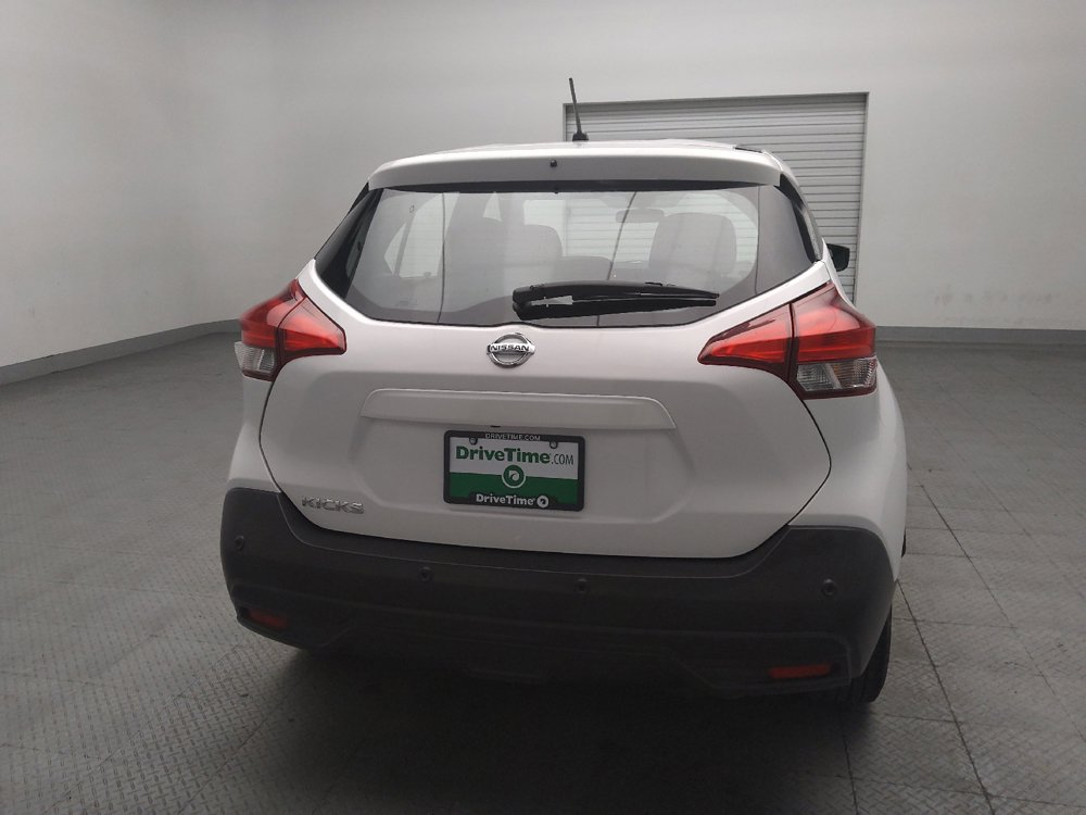 Used 2020 Nissan Kicks S FWD image 7