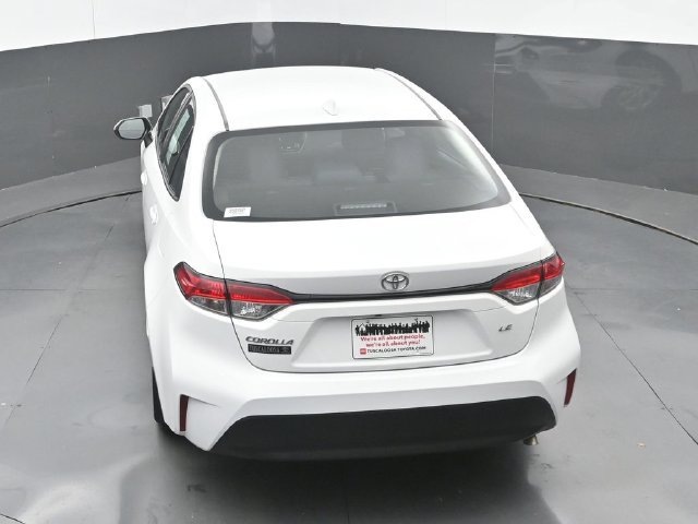 Used 2025 Toyota Corolla LE FWD image 30