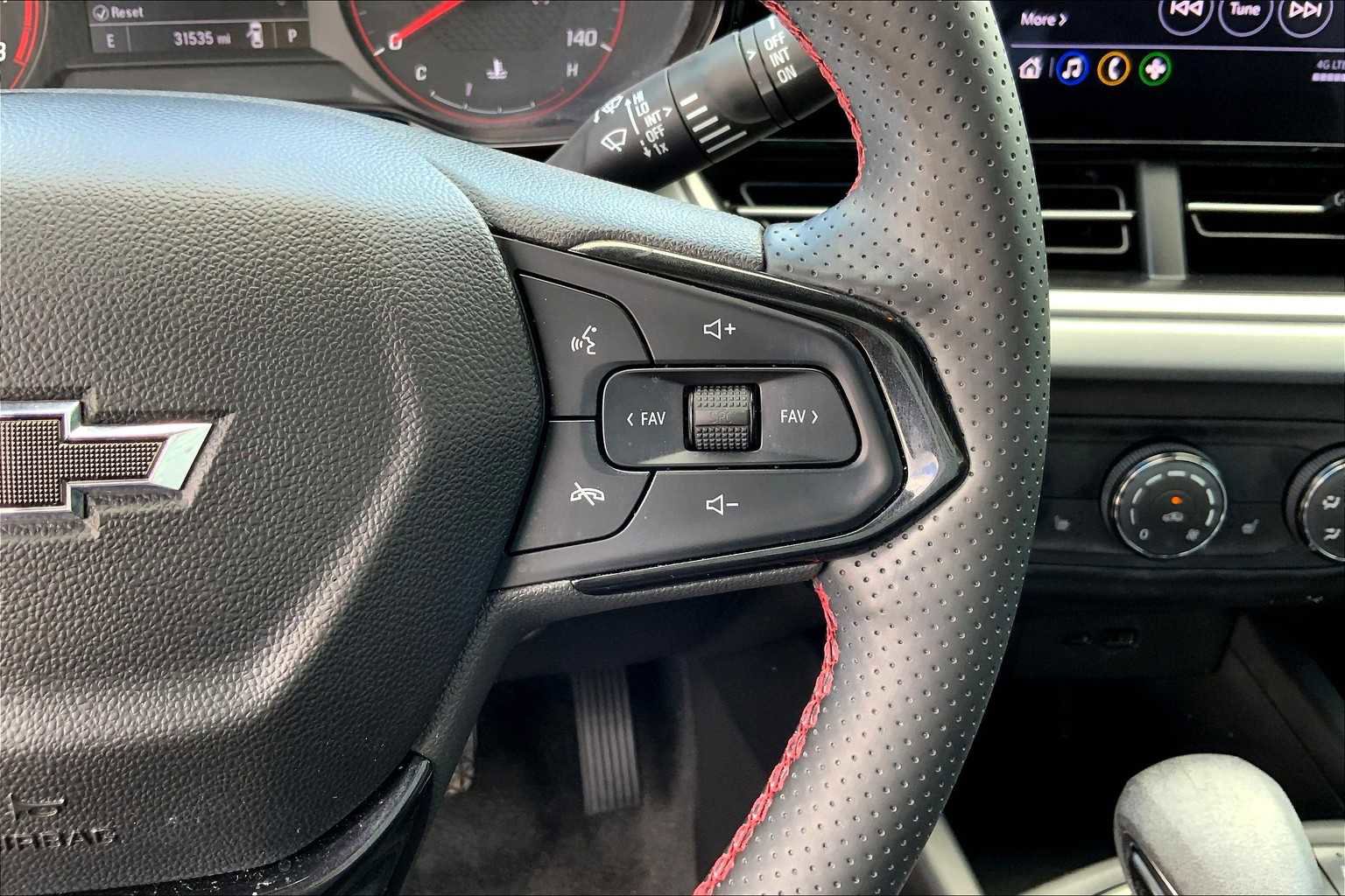 Certified 2024 Chevrolet Trax RS image 23