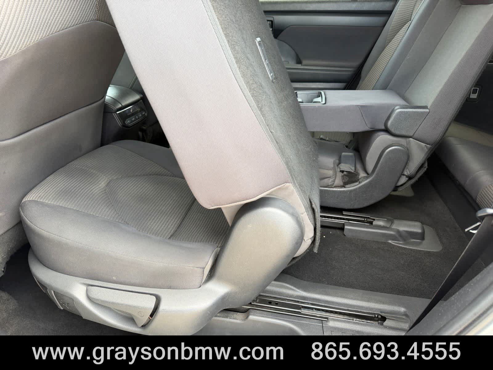 Used 2023 Toyota Highlander L FWD image 17