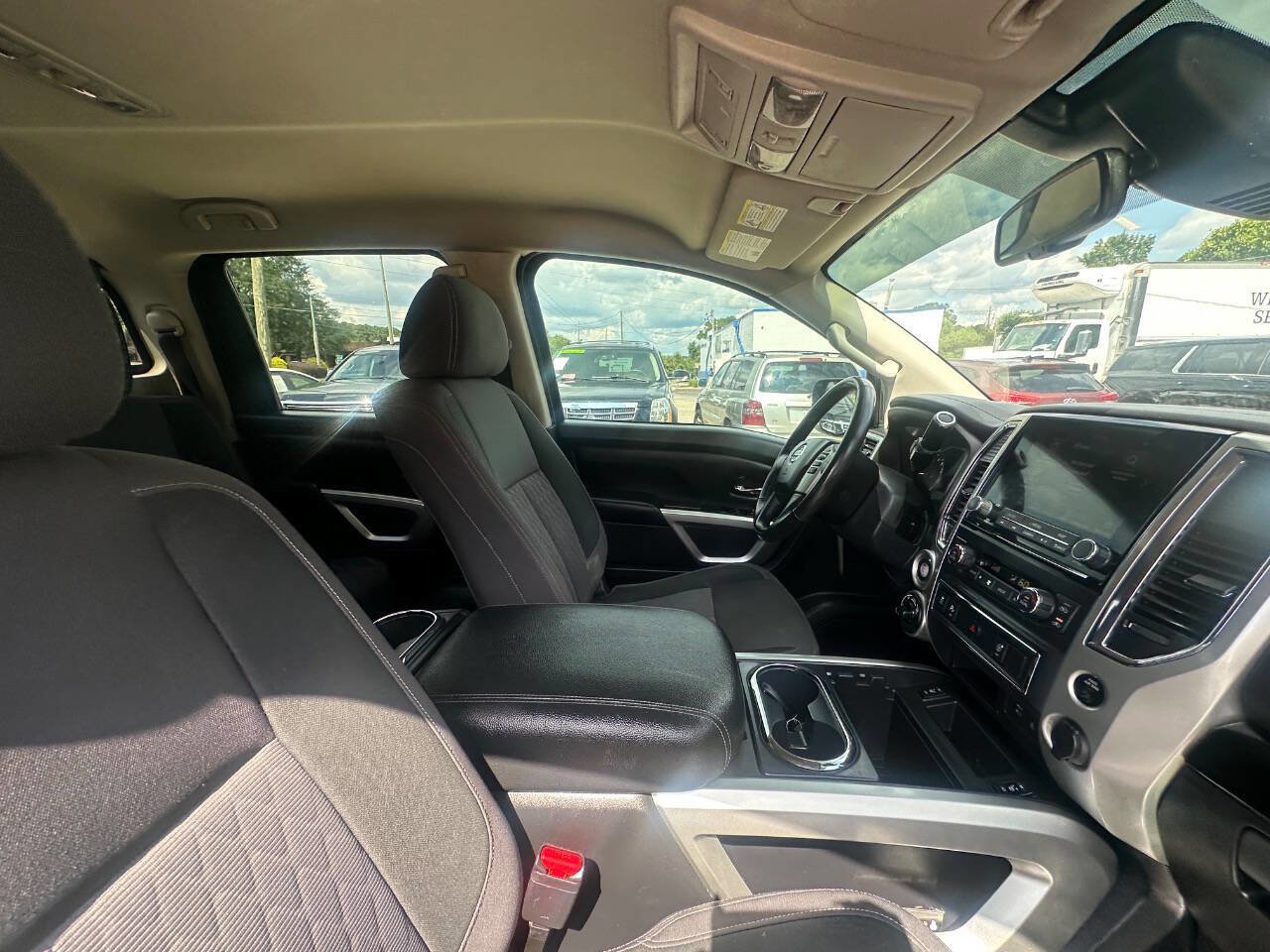 Used 2021 Nissan Titan SV w/ SV Convenience Package image 20