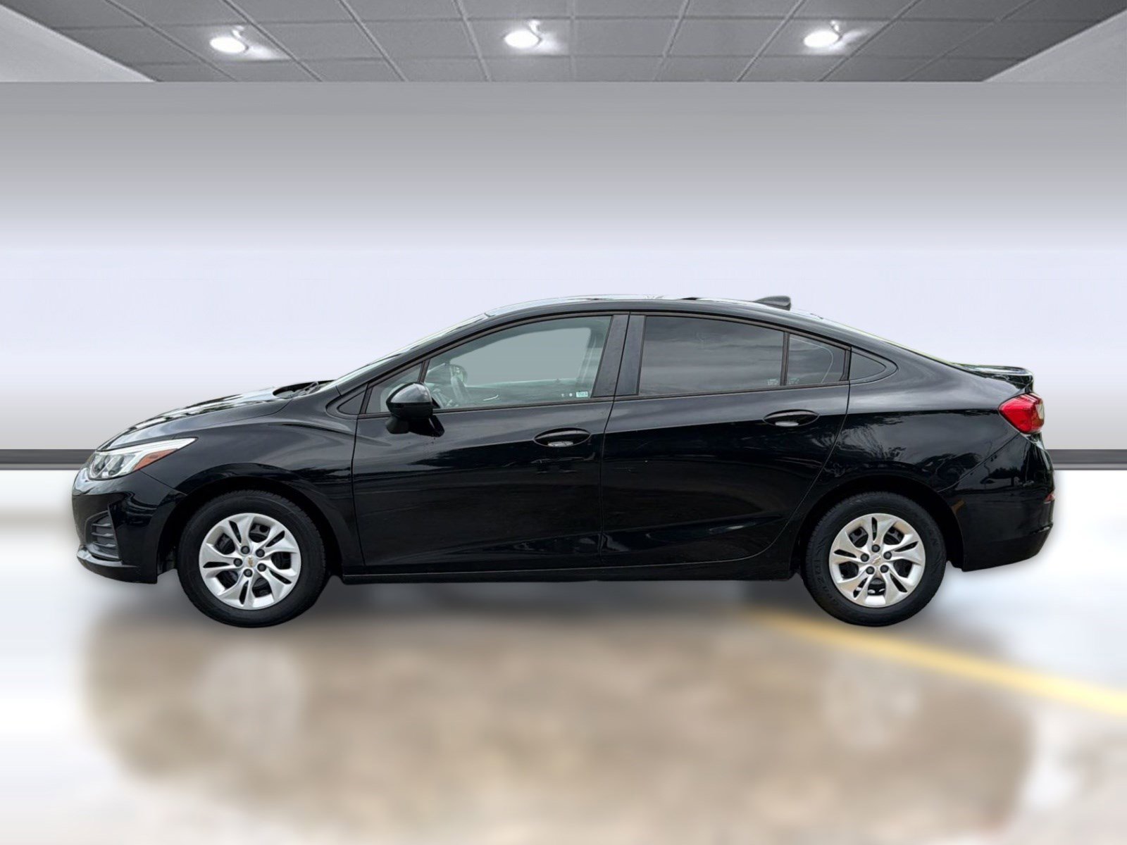Used 2019 Chevrolet Cruze LS FWD image 2