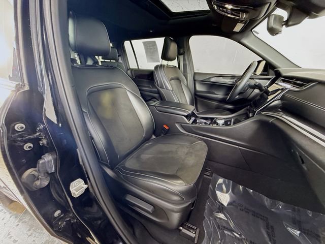 Used 2023 Jeep Grand Cherokee L Laredo image 29