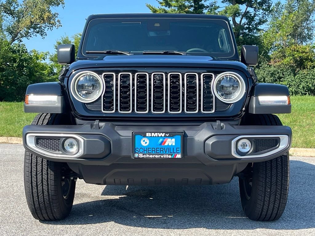 Used 2025 Jeep Wrangler Unlimited Sahara AWD/4WD image 2