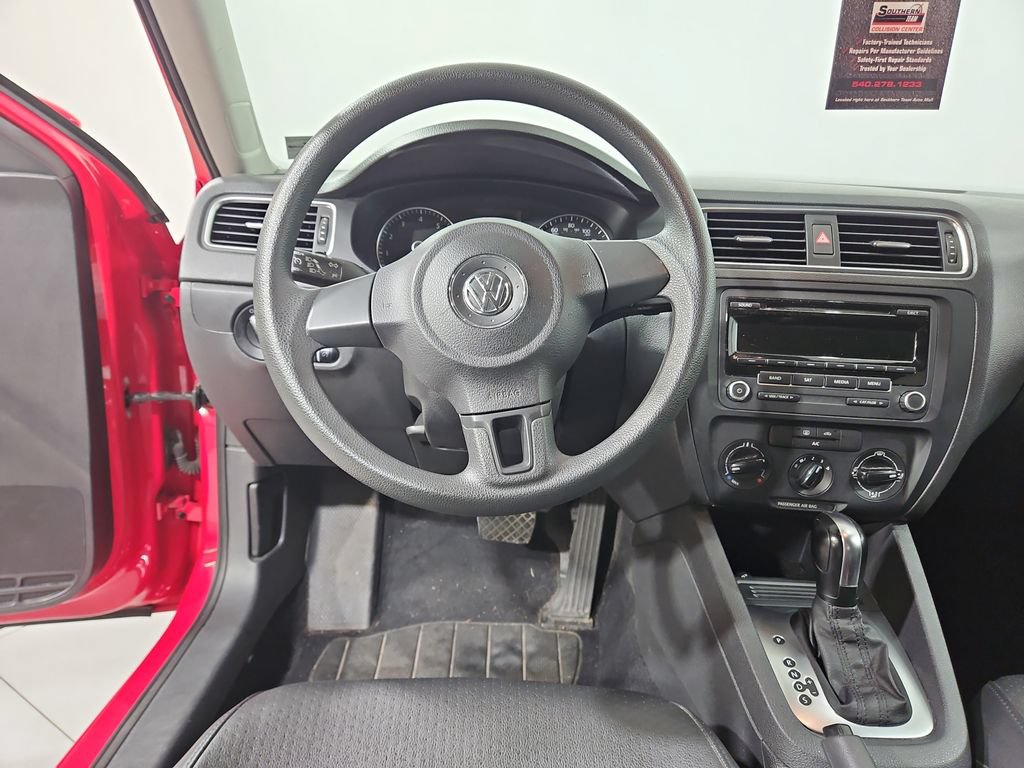 Used 2014 Volkswagen Jetta SE FWD image 13