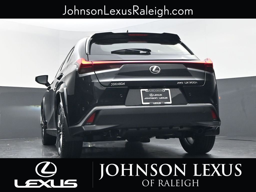 New 2026 Lexus UX 300h AWD image 18