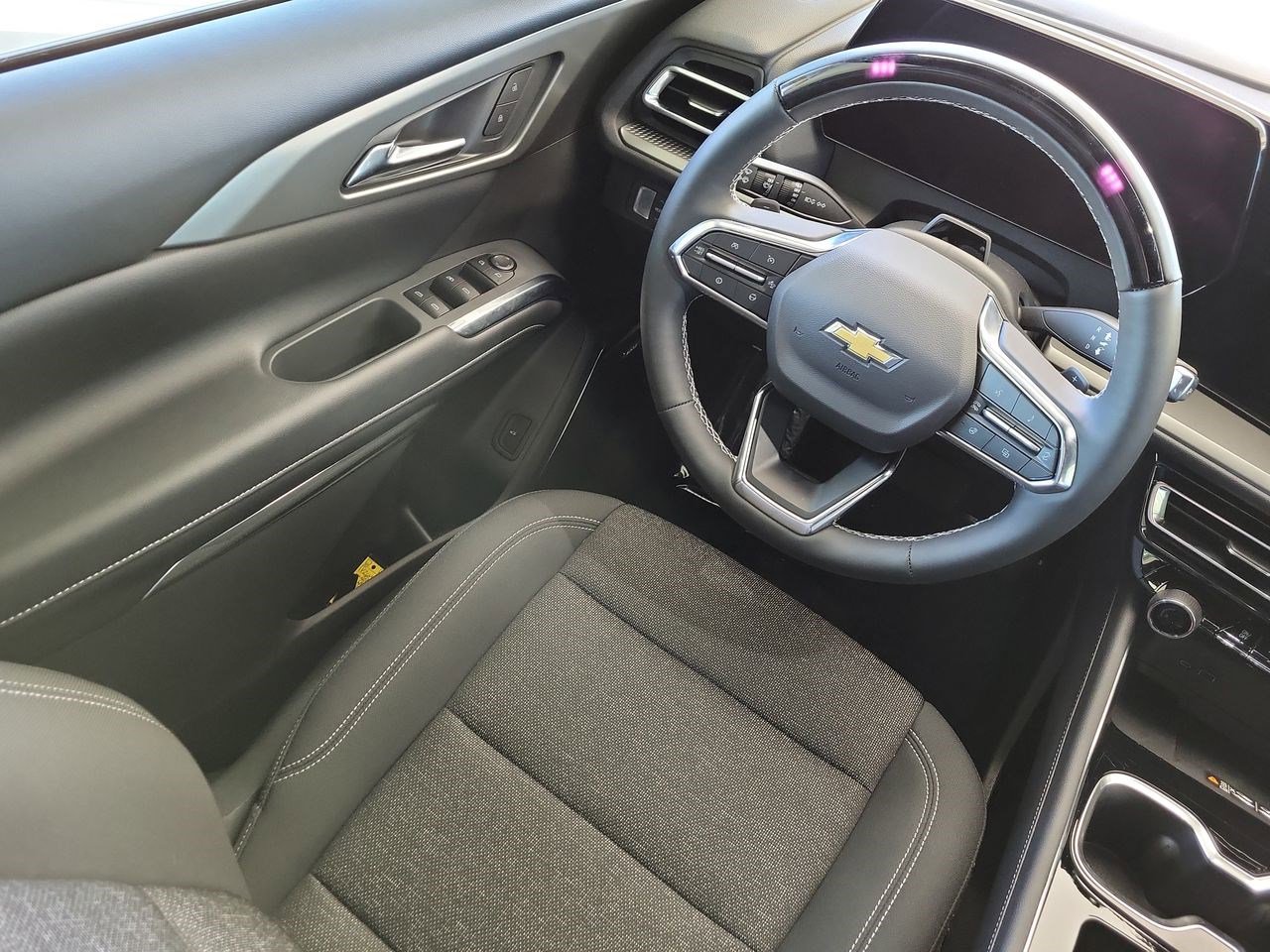 New 2026 Chevrolet Traverse LT w/ Enhanced Driving Package image 15