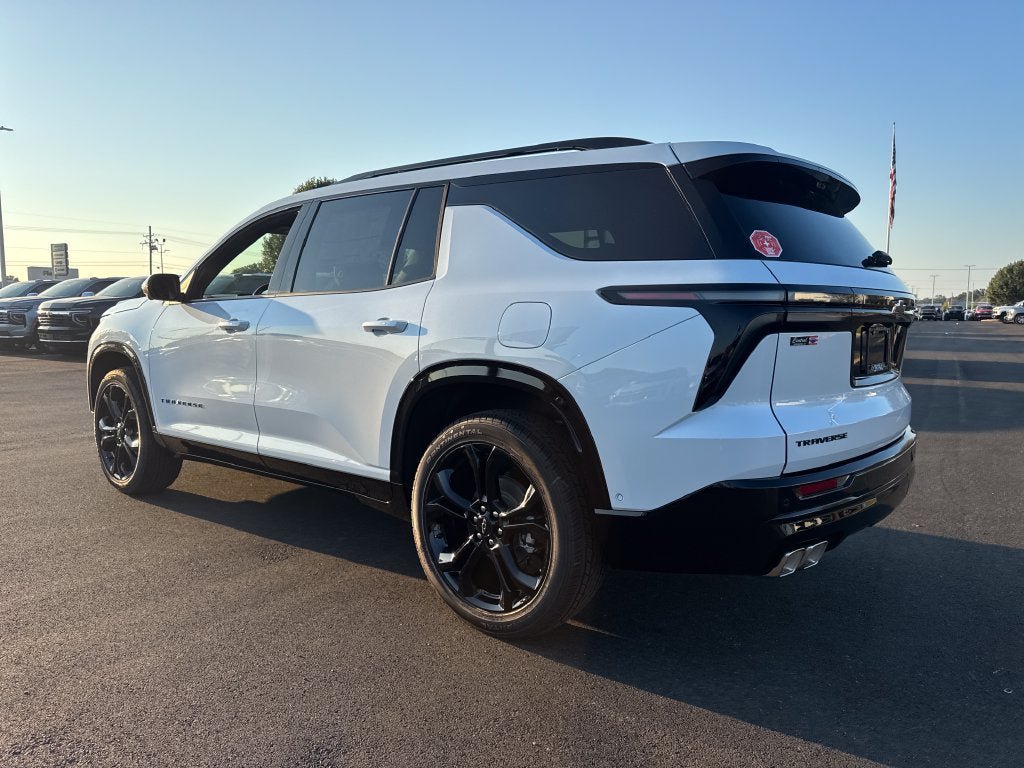 Used 2027 Chevrolet Traverse RS w/ LPO, Floor Liner Package FWD image 4